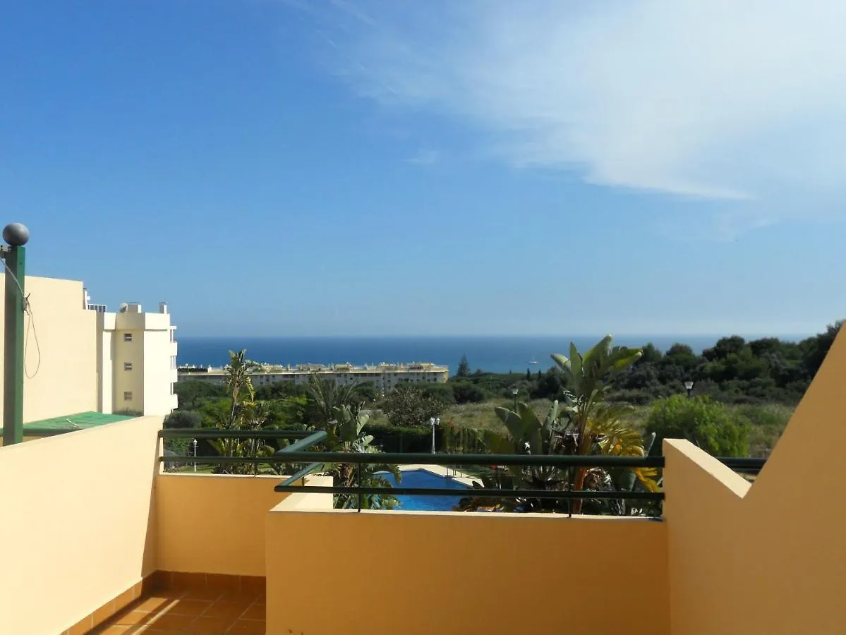 Marbella Beachside Retreat: 2-Bedroom Apartment with Pool and Wi-Fi