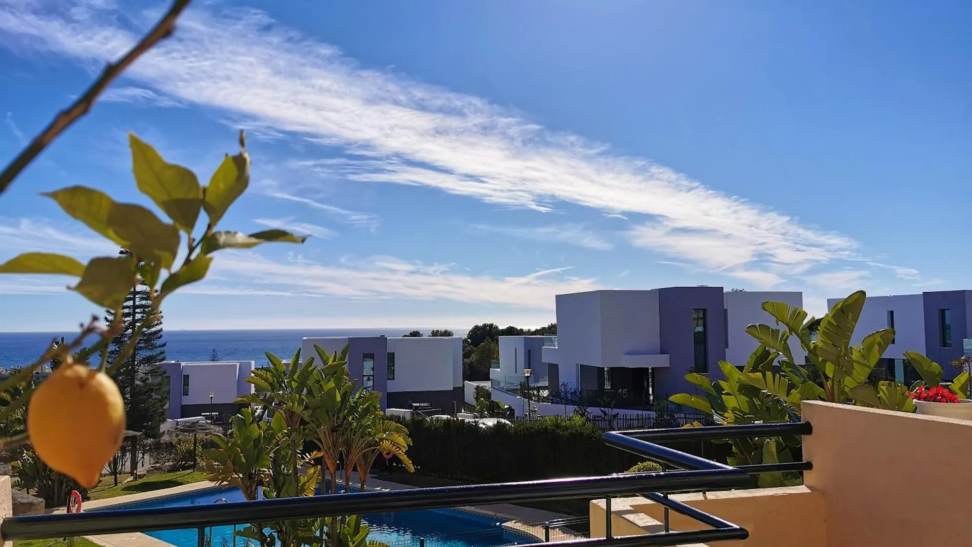 Marbella Beachside Retreat: 2-Bedroom Apartment with Pool and Wi-Fi